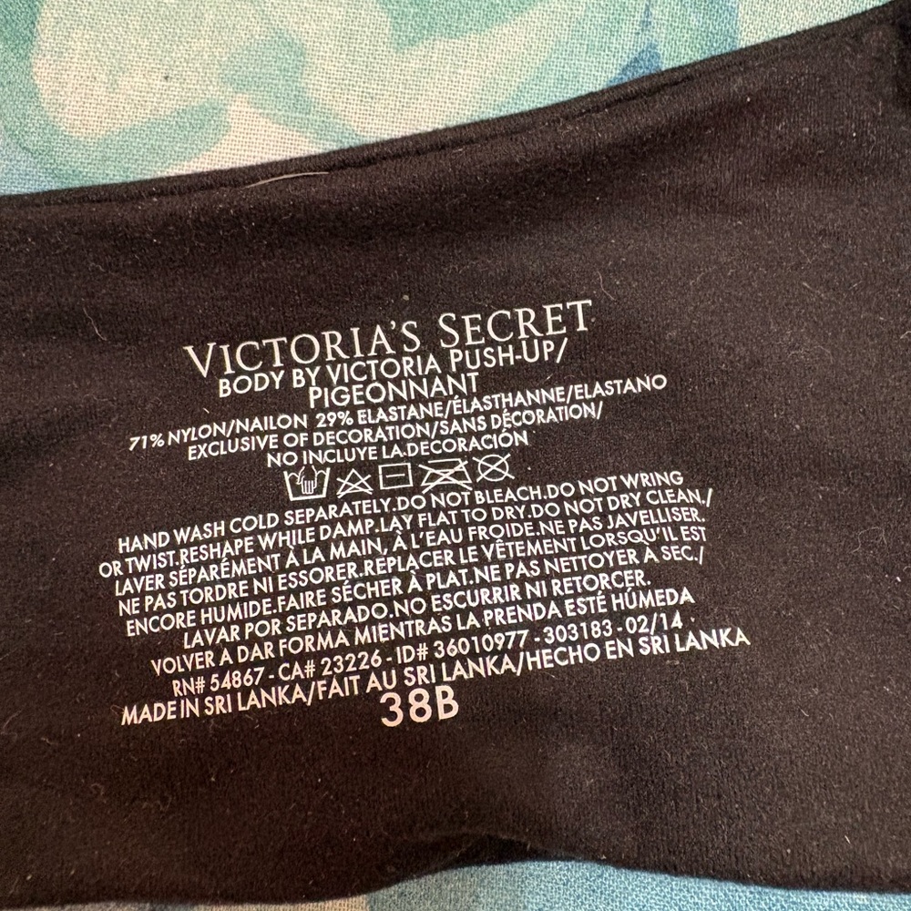 NWOT Victoria Secret Elegant Black Women's Push-Up Bras (Theirs two) - Picture 2 of 3